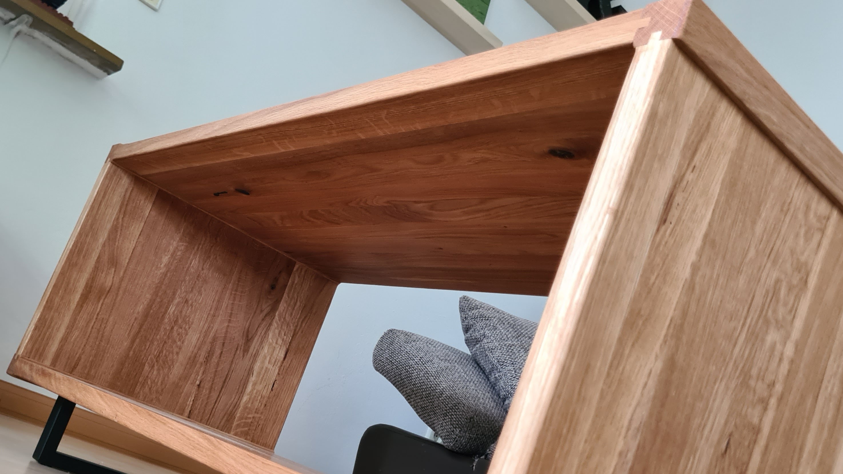 DIY coffee table made out of oak